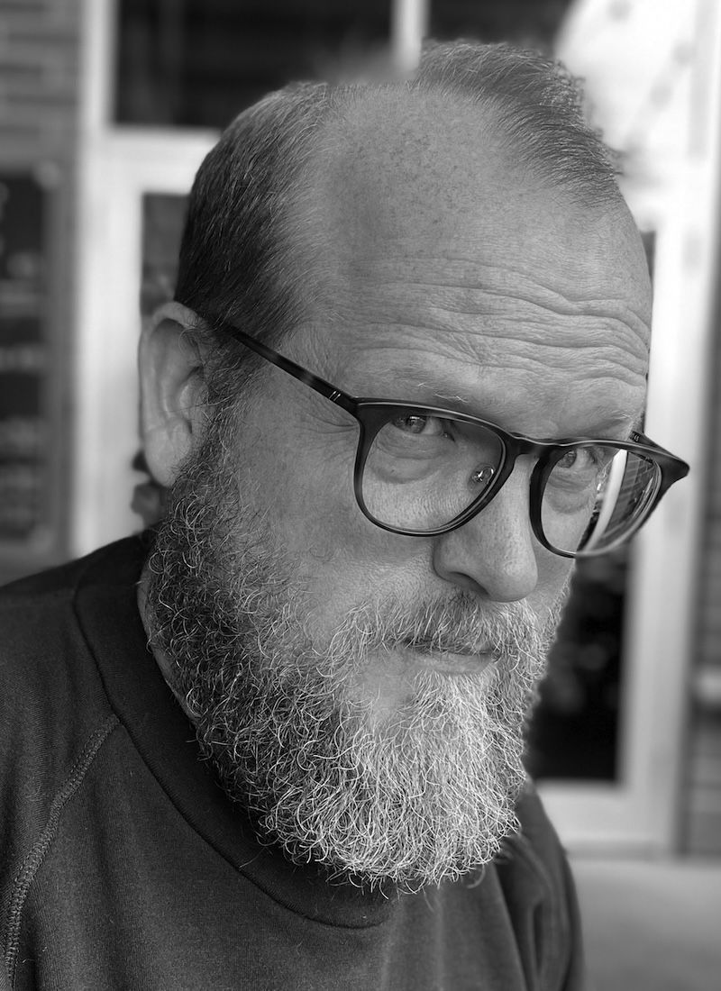 How Randall P. Girdner shares comics and maintains creative control